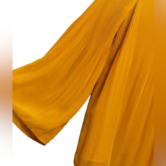 Max Edition Dressy Blouse Size Medium - Picture 4 of 8